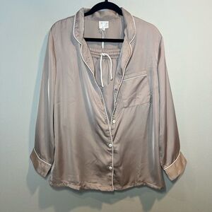 Seline Lounge Women's Satiny Pajama Set Nude Shorts Long Sleeve Shirt New  Large